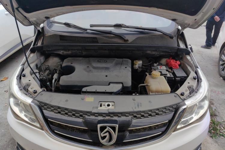 Used Baojun 730 2016 1.5L Manual Comfort Version 7 Seats China V Emission Standard Engine Bay