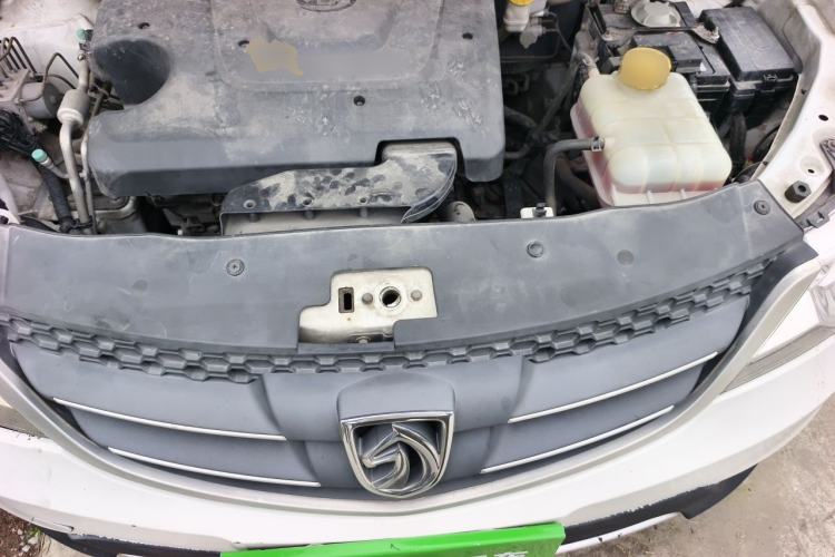 Used Baojun 730 2016 1.5L Manual Value Edition 7 Seats China V Emission Standard Engine Bay