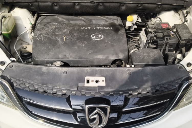 Used Baojun 730 2016 1.8L iAMT Luxury Model 7 Seats Engine Bay