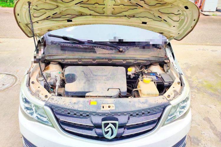 Used Baojun 730 2016 1.5L Manual Value Edition 7 Seats China V Emission Standard Engine Bay