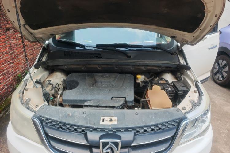 Used Baojun 730 2016 1.5L Manual Comfort Version 7 Seats China V Emission Standard Engine Bay