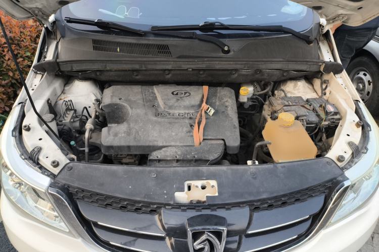 Used Baojun 730 2016 1.5L Manual Comfort Version 7 Seats China V Emission Standard Engine Bay