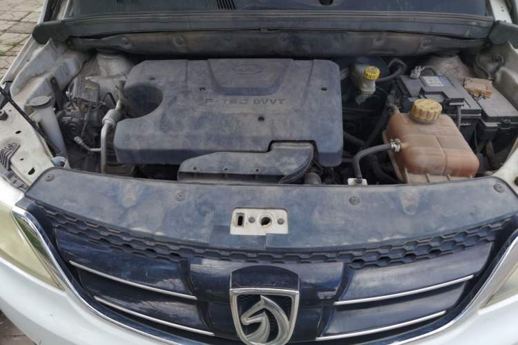 Used Baojun 730 2016 1.5L Manual Comfort Version 7 Seats China V Emission Standard Engine Bay