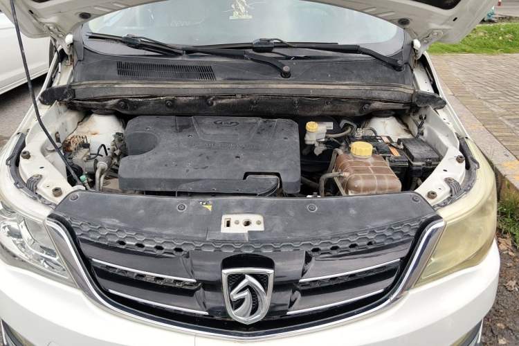 Used Baojun 730 2016 1.5L Manual Comfort Version 7 Seats China V Emission Standard Engine Bay