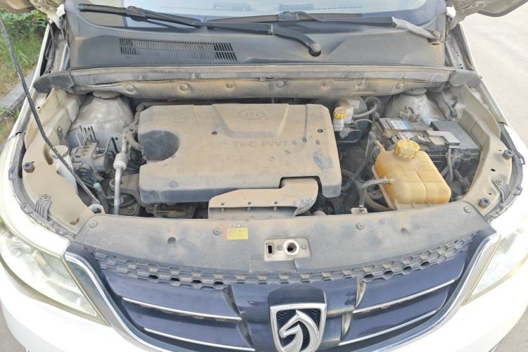 Used Baojun 730 2016 1.5L Manual Comfort Version 7 Seats China V Emission Standard Engine Bay