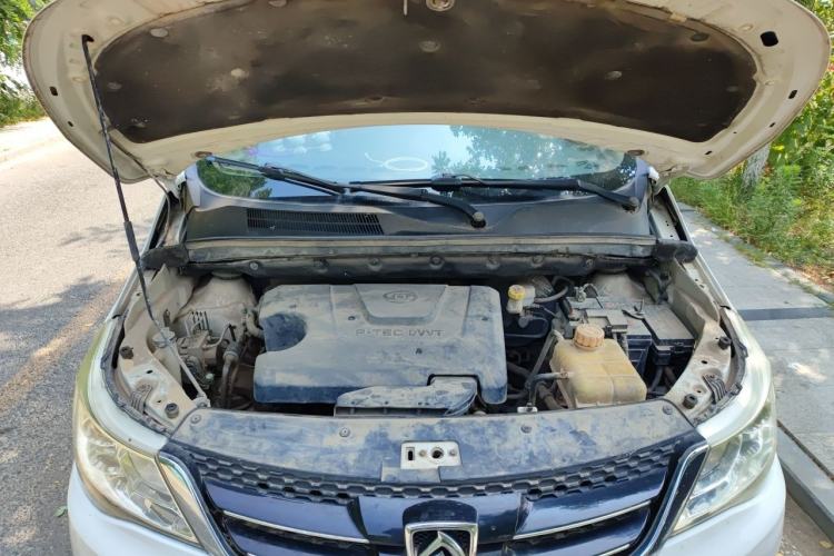 Used Baojun 730 2016 1.5L Manual Standard Version 7 Seats Engine Bay