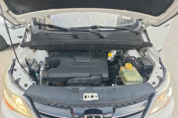 Used Baojun 730 2016 1.5L Manual Comfort Version 7 Seats China V Emission Standard Engine Bay