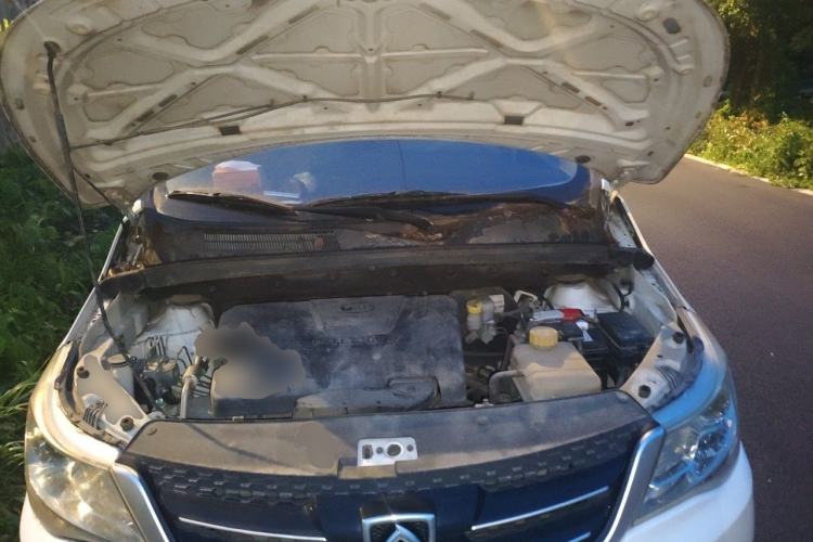 Used Baojun 730 2016 1.5L Manual Standard Version 7 Seats Engine Bay