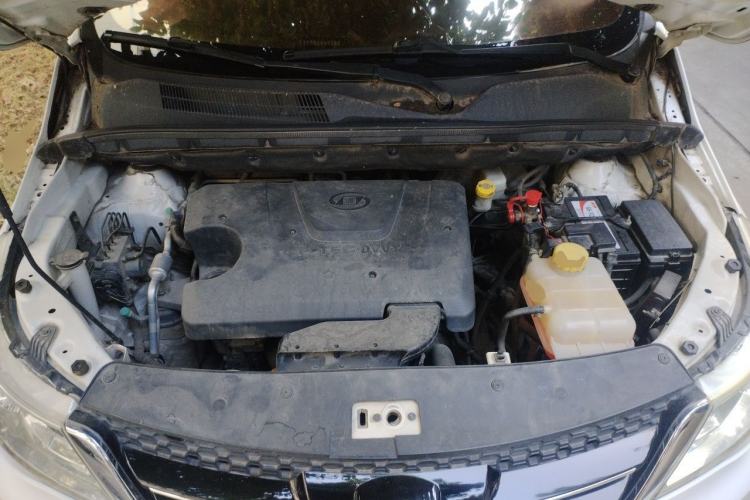 Used Baojun 730 2016 1.5L Manual Comfort Version 7 Seats China V Emission Standard Engine Bay