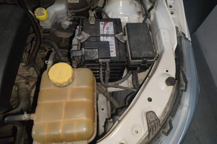 Used Baojun 730 2016 1.5L Manual Comfort Version 7 Seats China V Emission Standard Engine Bay Left