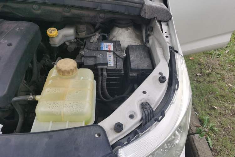 Used Baojun 730 2016 1.5L Manual Standard Version 7 Seats Engine Bay Left