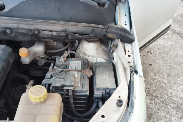 Used Baojun 730 2016 1.5L Manual Standard Version 7 Seats Engine Bay Left