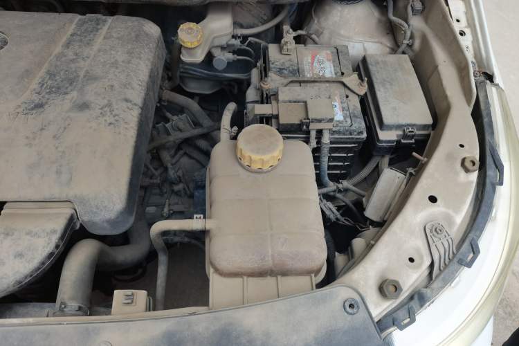 Used Baojun 730 2016 1.5L Manual Comfort Version 7 Seats China V Emission Standard Engine Bay Left
