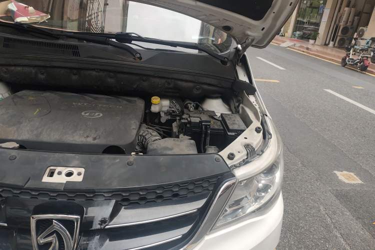 Used Baojun 730 2016 1.8L iAMT Luxury Model 7 Seats Engine Bay Left