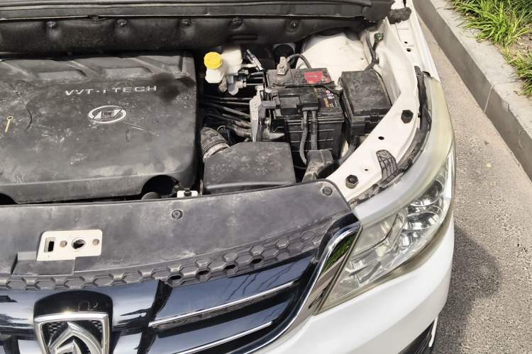 Used Baojun 730 2016 1.8L iAMT Luxury Model 7 Seats Engine Bay Left