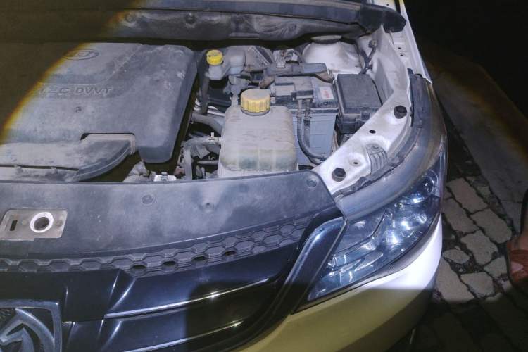 Used Baojun 730 2016 1.5L Manual Comfort Version 7 Seats China V Emission Standard Engine Bay Left