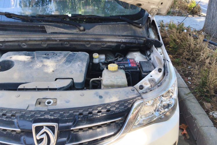 Used Baojun 730 2016 1.5L Manual Comfort Version 7 Seats China V Emission Standard Engine Bay Left
