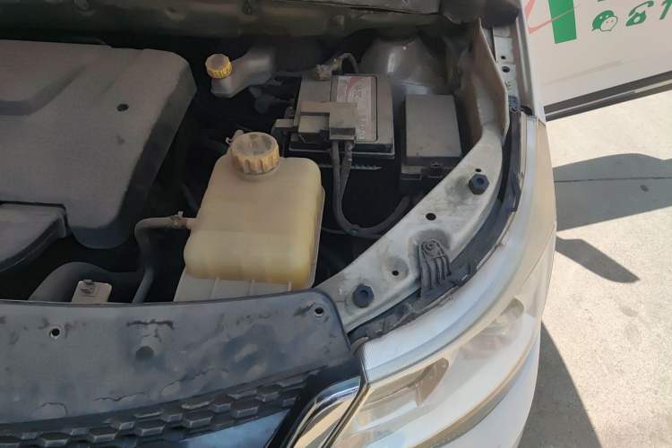 Used Baojun 730 2016 1.5L Manual Comfort Version 7 Seats China V Emission Standard Engine Bay Left