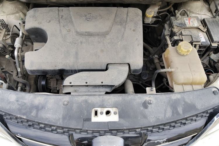 Used Baojun 730 2016 1.5L Manual Comfort Version 7 Seats China V Emission Standard Engine Bay