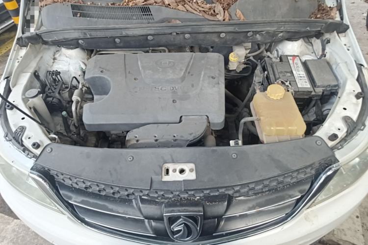 Used Baojun 730 2016 1.5L Manual Standard Version 7 Seats Engine Bay