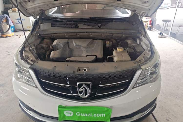 Used Baojun 730 2016 1.5L Manual Standard Version 7 Seats Engine Bay