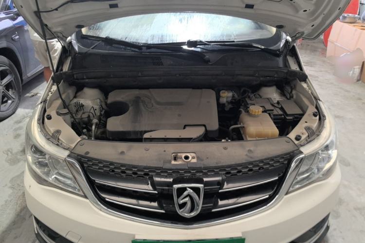 Used Baojun 730 2016 Revised 1.5L Manual Standard Version 7 Seats China V Emission Standard Engine Bay