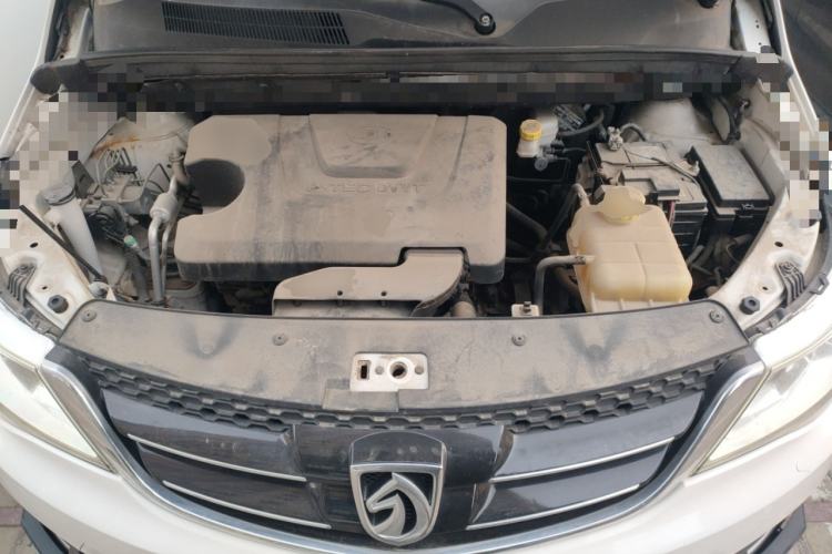 Used Baojun 730 2016 Revised 1.5L Manual Standard Version 7 Seats China V Emission Standard Engine Bay