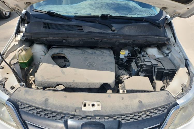 Used Baojun 730 2016 1.8L iAMT Luxury Model 7 Seats Engine Bay