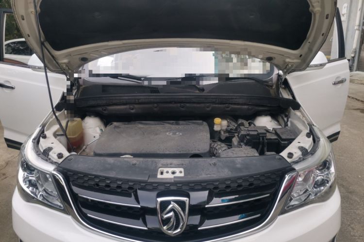 Used Baojun 730 2016 1.8L iAMT Luxury Model 7 Seats Engine Bay