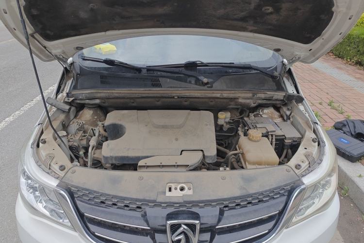 Used Baojun 730 2016 1.5L Manual Comfort Version 7 Seats China V Emission Standard Engine Bay
