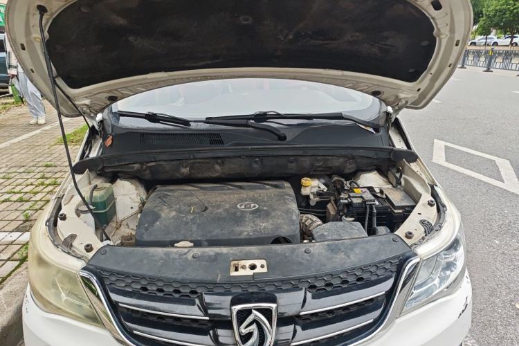 Used Baojun 730 2016 1.8L iAMT Luxury Model 7 Seats Engine Bay