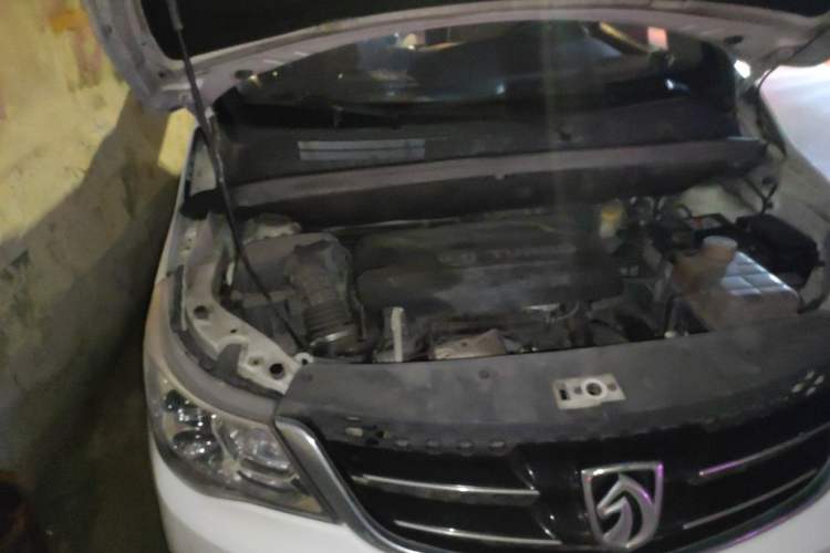 Used Baojun 730 2016 1.5T Manual Comfort Version 7 Seats Engine Bay Right