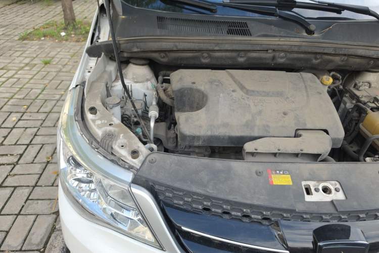 Used Baojun 730 2016 1.5L Manual Value Edition 7 Seats China V Emission Standard Engine Bay Right