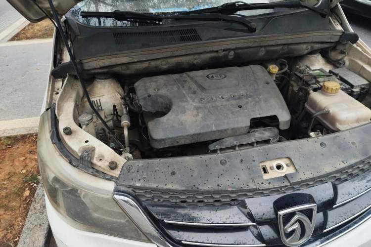 Used Baojun 730 2016 1.5L Manual Standard Version 7 Seats Engine Bay Right