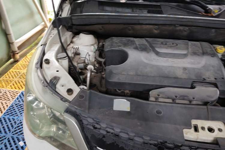 Used Baojun 730 2016 1.5L Manual Value Edition 7 Seats China V Emission Standard Engine Bay Right