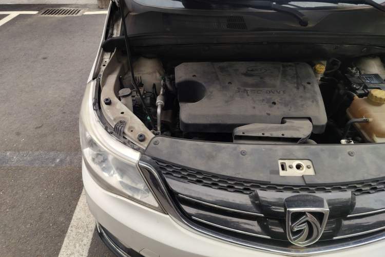 Used Baojun 730 2016 1.5L Manual Luxury Edition 7 Seats Engine Bay Right