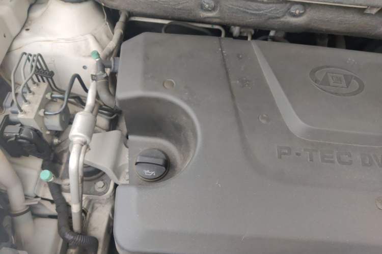 Used Baojun 730 2016 1.5T Manual Standard Version 7 Seats Engine Bay Right
