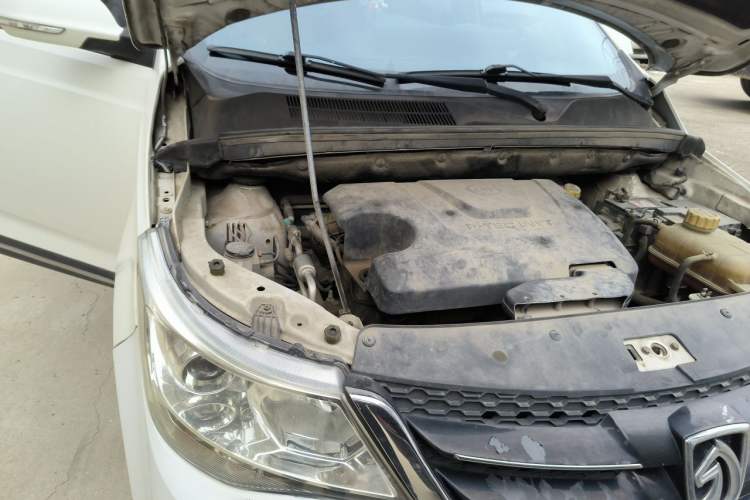 Used Baojun 730 2016 1.5L Manual Luxury Edition 7 Seats Engine Bay Right