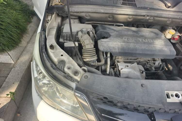 Used Baojun 730 2016 1.5T Manual Standard Version 7 Seats Engine Bay Right