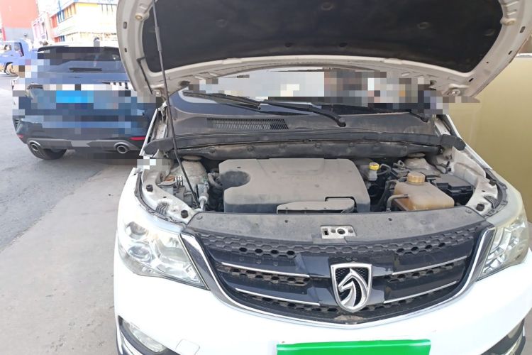 Used Baojun 730 2016 1.5L Manual Luxury Edition 7 Seats Engine Bay Right