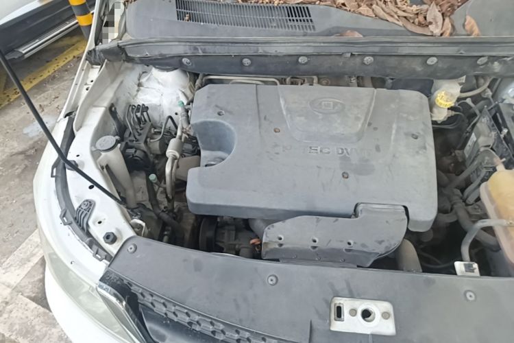 Used Baojun 730 2016 1.5L Manual Standard Version 7 Seats Engine Bay Right