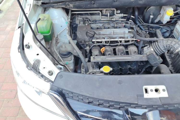 Used Baojun 730 2016 1.8L Manual Comfort Version 7 Seats Engine Bay Right