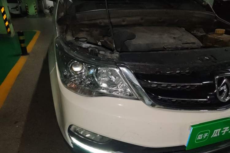 Used Baojun 730 2016 1.5L Manual Standard Version 7 Seats Engine Bay Right