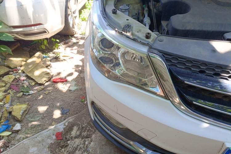 Used Baojun 730 2016 1.5L Manual Comfort Version 7 Seats China V Emission Standard Engine Bay Right