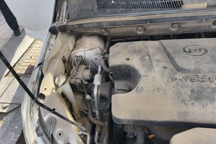 Used Baojun 730 2016 1.5L Manual Standard Version 5 Seats Engine Bay Right