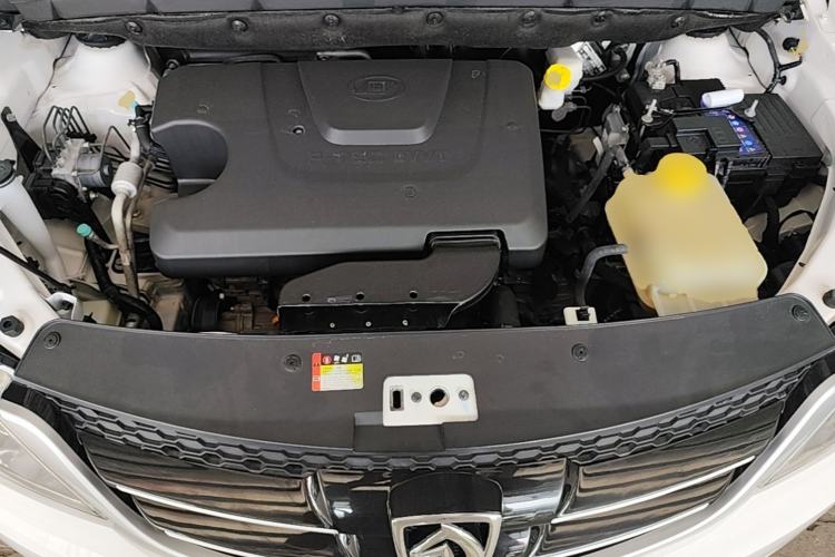 Used Baojun 730 2016 1.5L Manual Value Edition 7 Seats China V Emission Standard Engine Bay