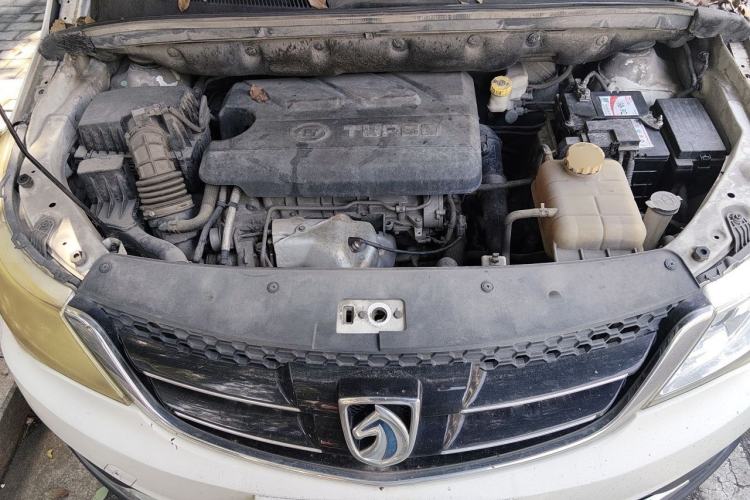 Used Baojun 730 2016 1.5T Manual Comfort Version 7 Seats Engine Bay