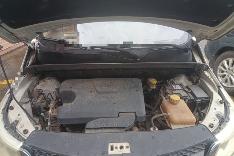 Used Baojun 730 2016 1.5L Manual Comfort Version 7 Seats China V Emission Standard Engine Bay