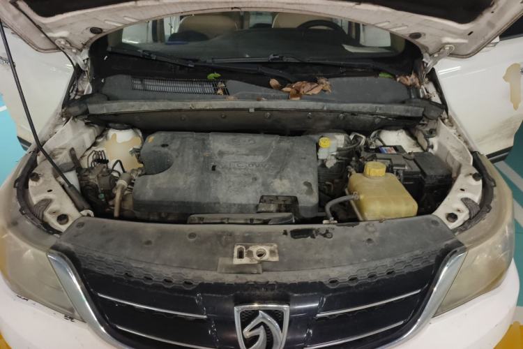 Used Baojun 730 2016 1.5L Manual Comfort Version 7 Seats China V Emission Standard Engine Bay