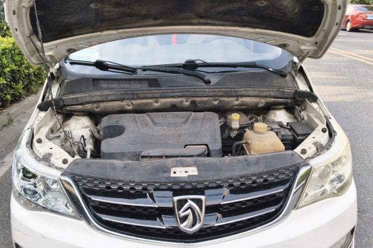 Used Baojun 730 2016 1.5L Manual Luxury Edition 7 Seats Engine Bay